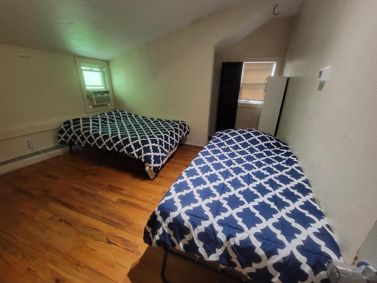 Private Bedroom Near Бостон Экстерьер фото