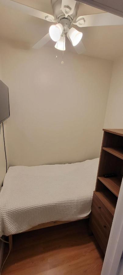 Private Bedroom Near Бостон Экстерьер фото