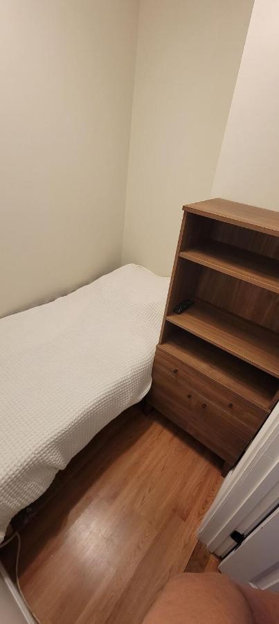 Private Bedroom Near Бостон Экстерьер фото