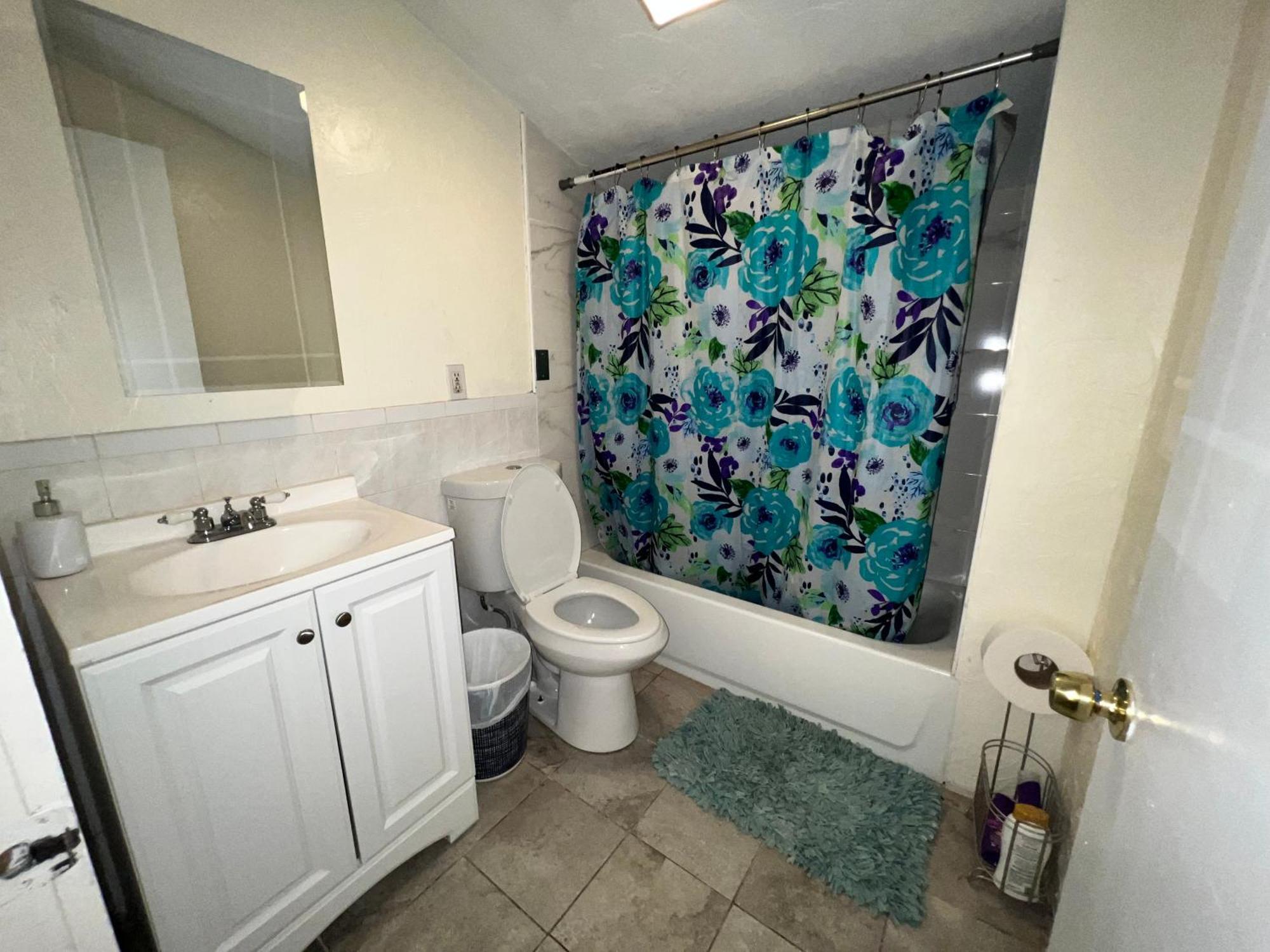 Private Bedroom Near Бостон Экстерьер фото