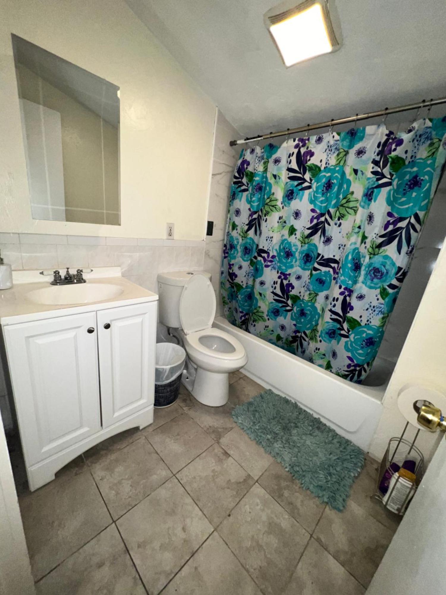 Private Bedroom Near Бостон Экстерьер фото