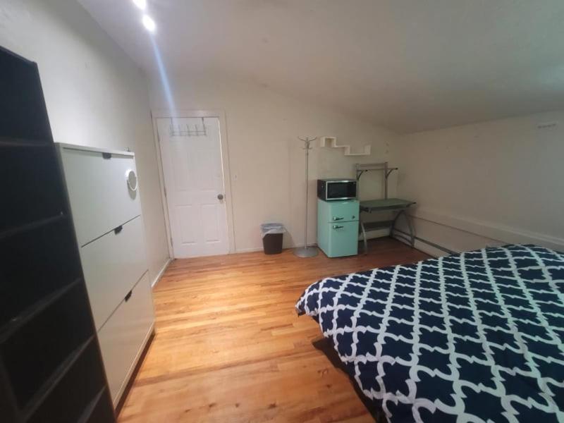 Private Bedroom Near Бостон Экстерьер фото